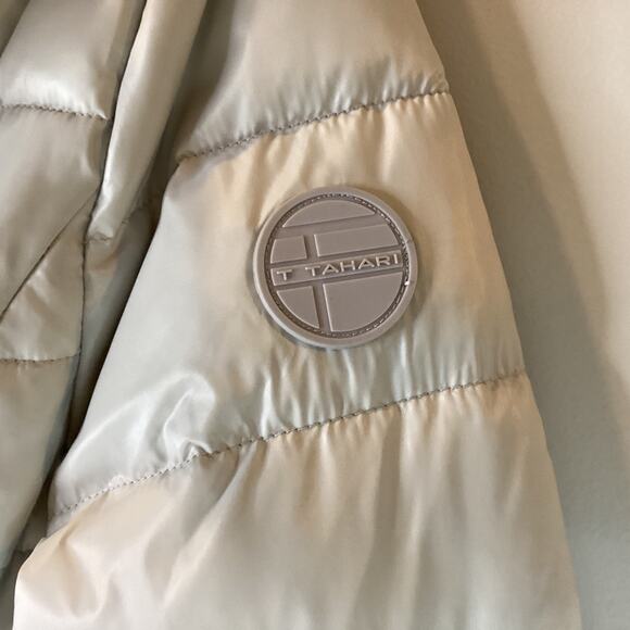 T Tahari Lightweight Beige Jacket Quilted Ruffles Flattering Size S - Picture 6 of 12